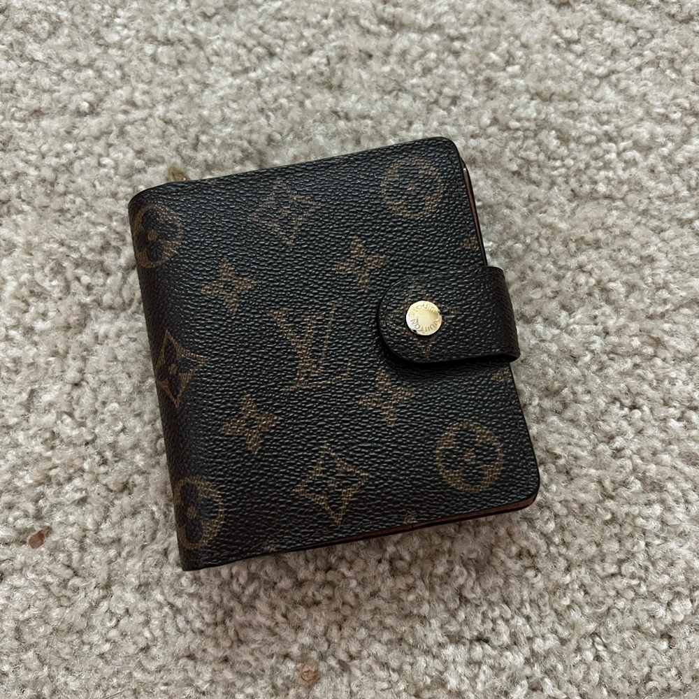Louis Vuitton Vintage Compact Snap Zippy Wallet